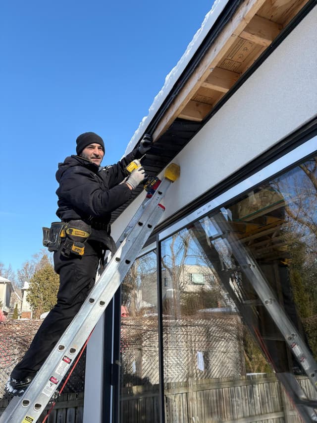 Toronto Kaya Aluminium team working on exterior home services